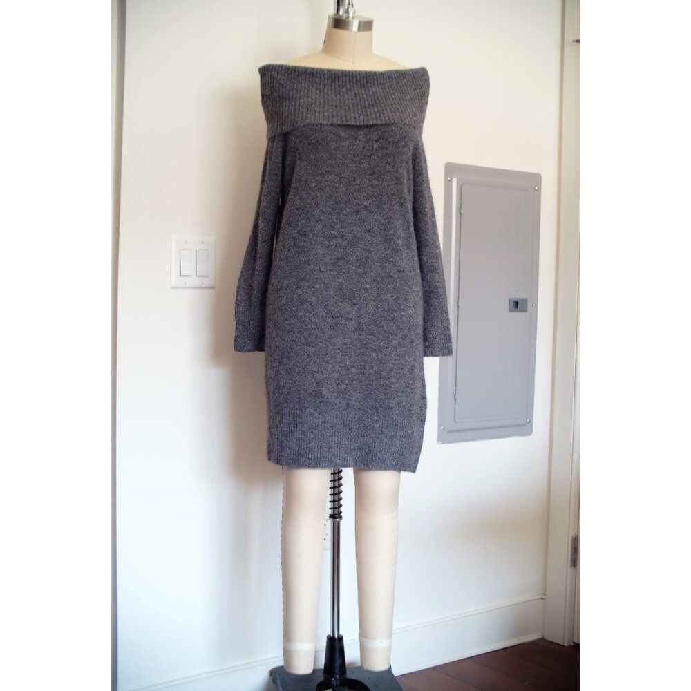 Aritzia Wilfred Free Eishia Grey Off-the-Shoulder Sweater Dress - Women's Size M